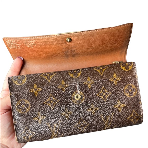 Authentic Louis Vuitton long wallet - Picture 4 of 15